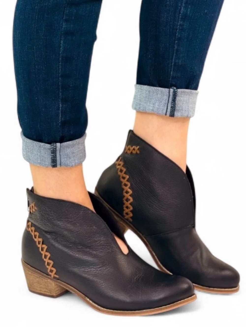 Naughty Monkey All Roads Black Leather Western Booties 8.5
